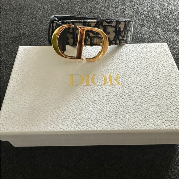 DIOR BELL - Picture 5 of 5